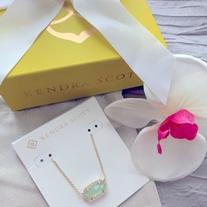(SOLD!) NEW! Kendra Scott Green & Gold Elisa Necklace